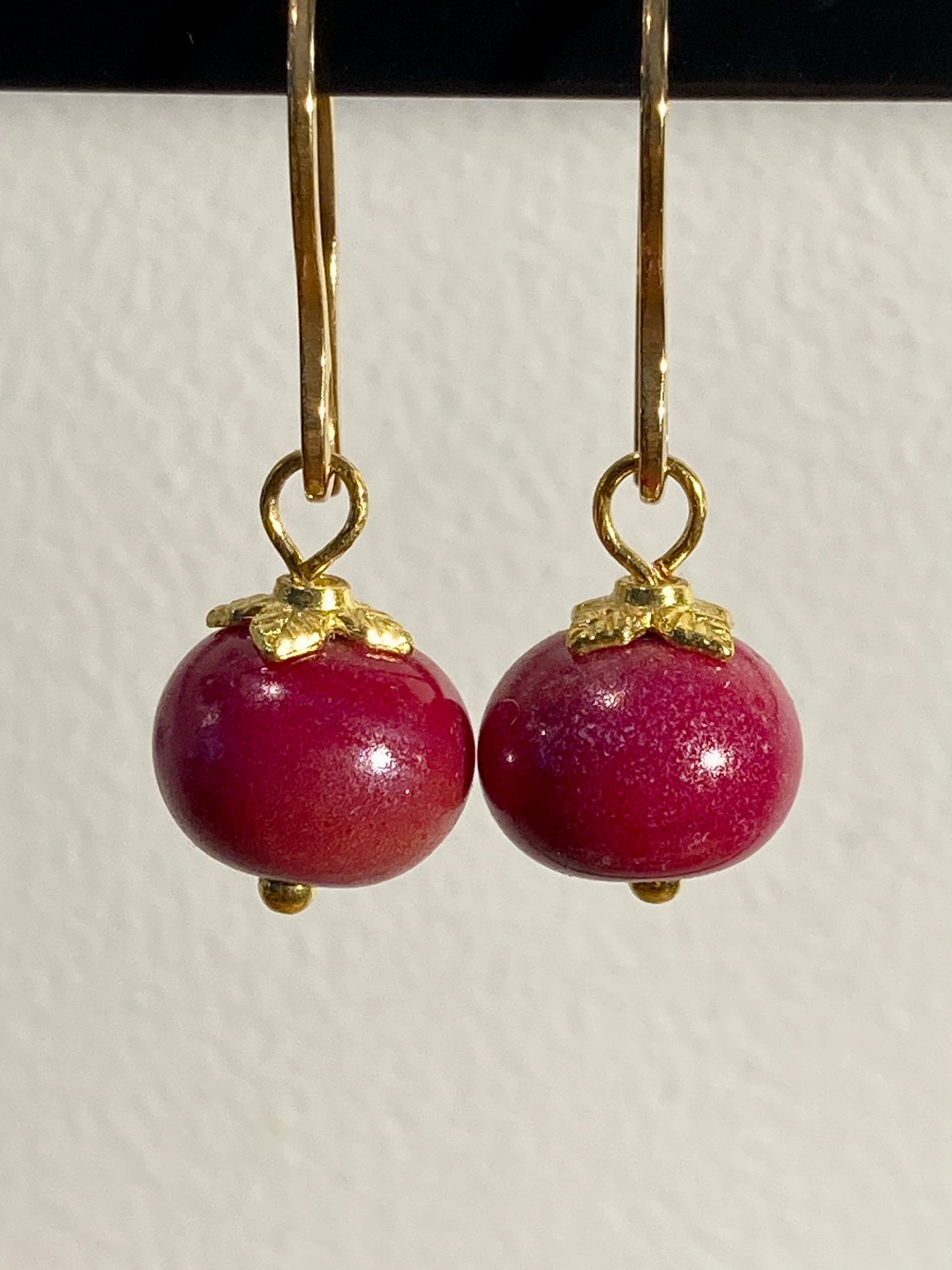 Boucles d'oreilles pendantes rouge cerise
