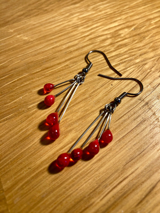 Boucles d'oreilles pendantes en forme de gouttes rouges