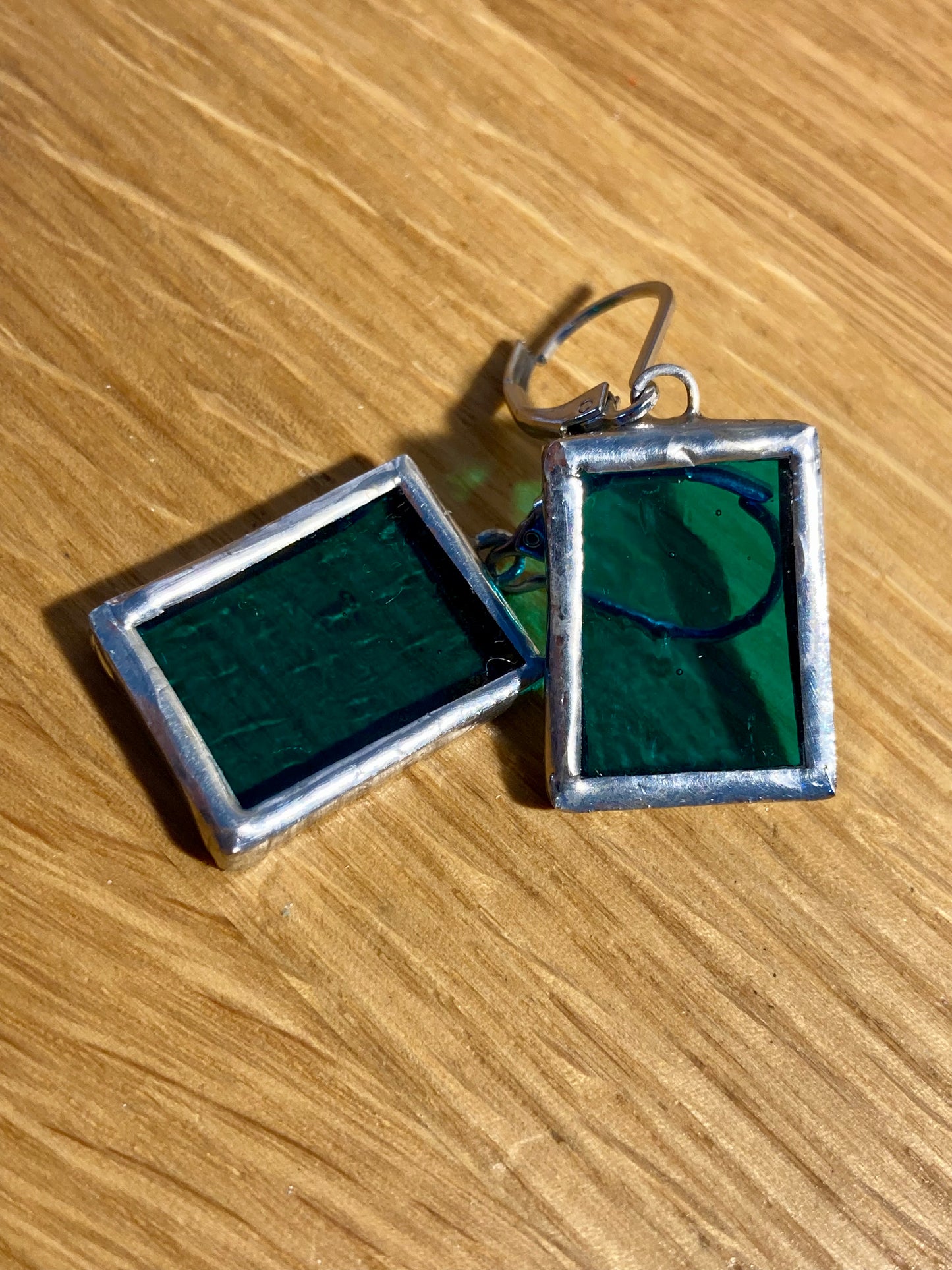 Boucles d'oreilles en vitrail bleu turquoise
