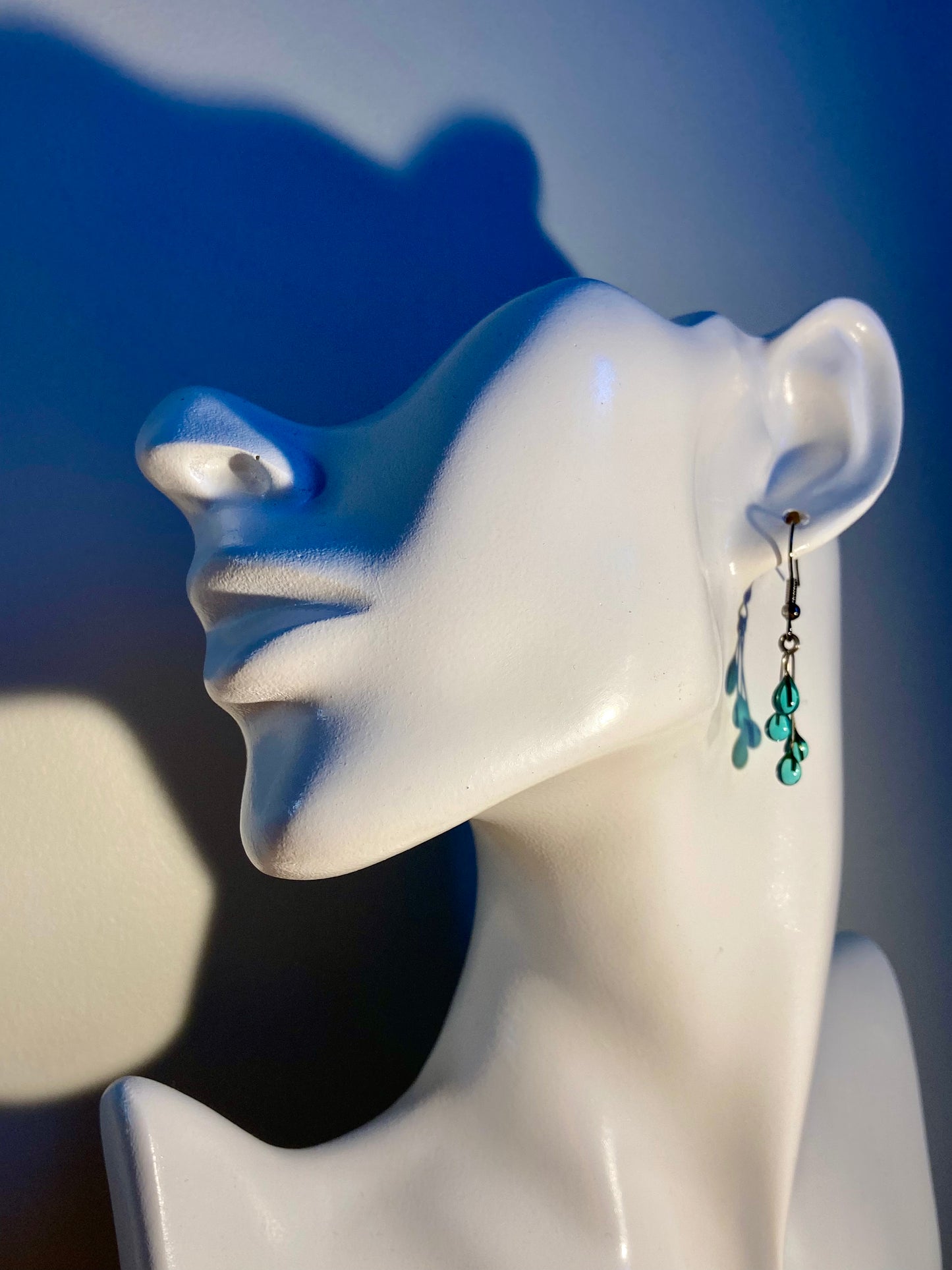 Boucles d'oreilles gouttes de verre bleu turquoise