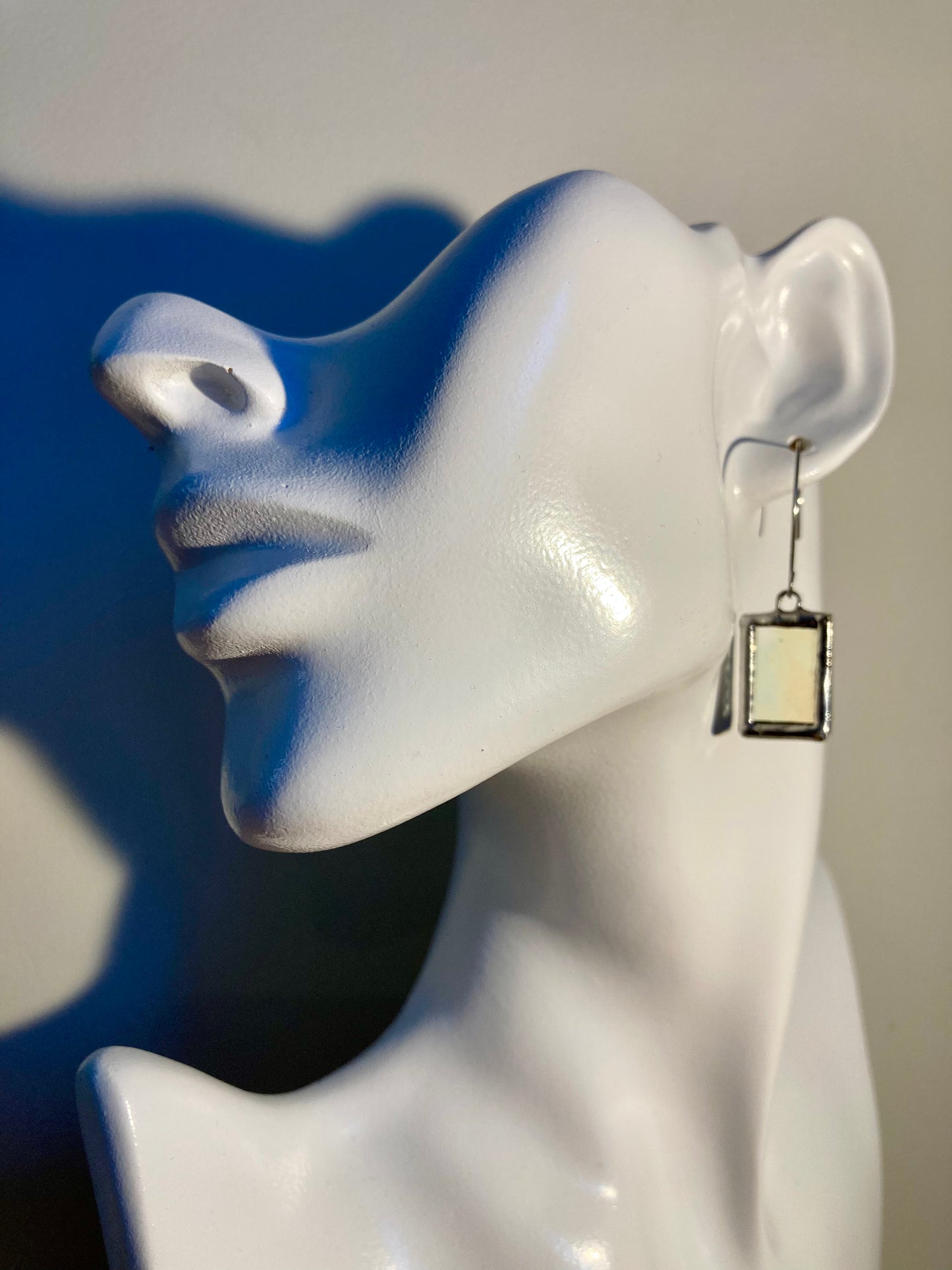 Boucles d'oreilles rectangulaires en verre irisé