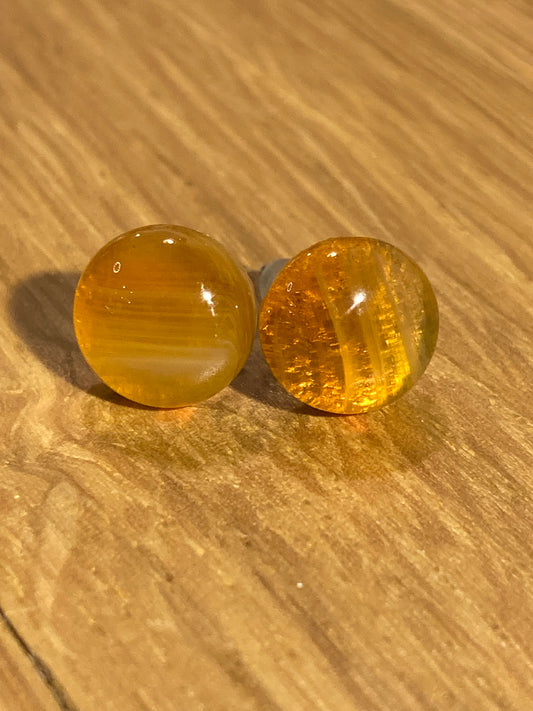 Puces en verre orange semi transparent de grande taille