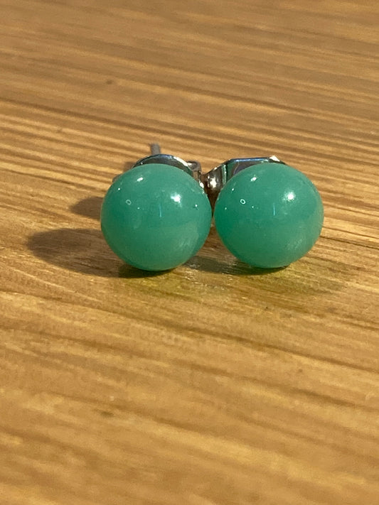 Puces vert emeraude  en verre de petite taille