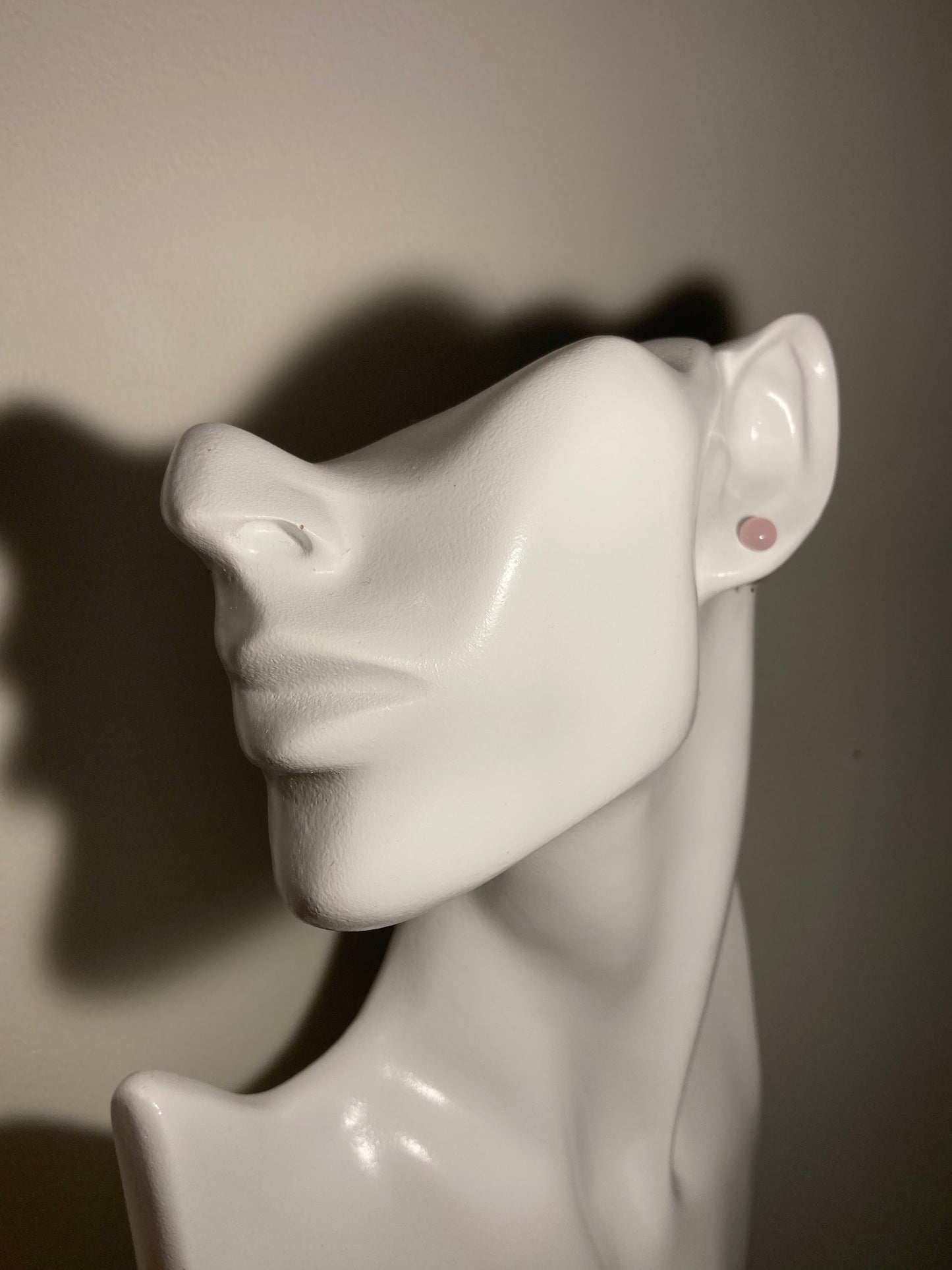 Puces rose dragée sur tige inox de petite taille