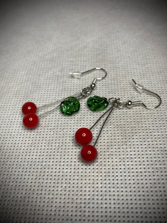 Boucle d'oreille cerise en verre