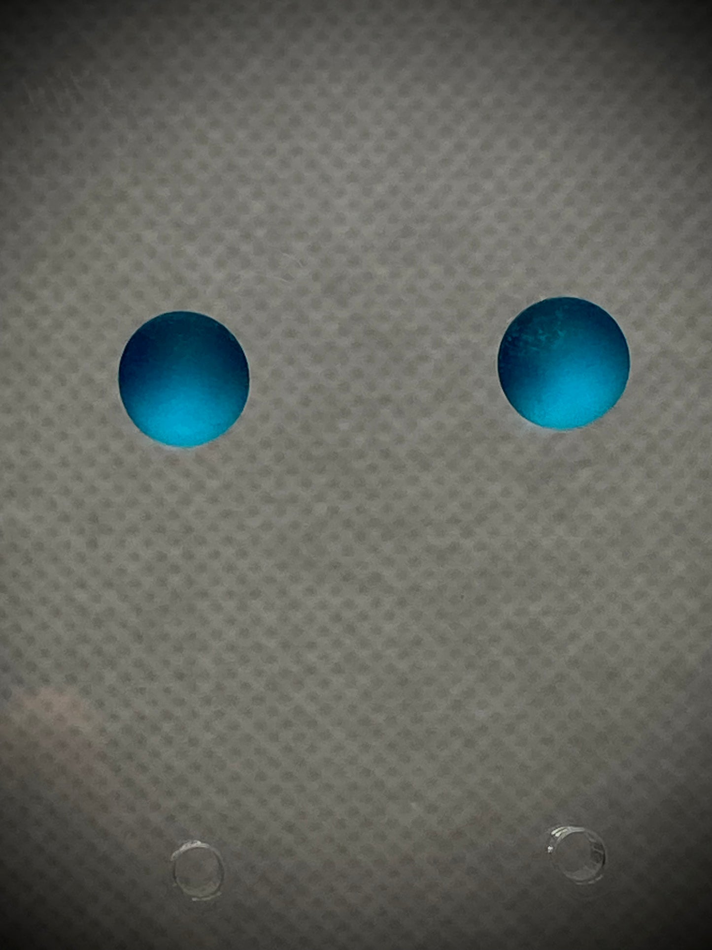 Puce bleu azur en verre