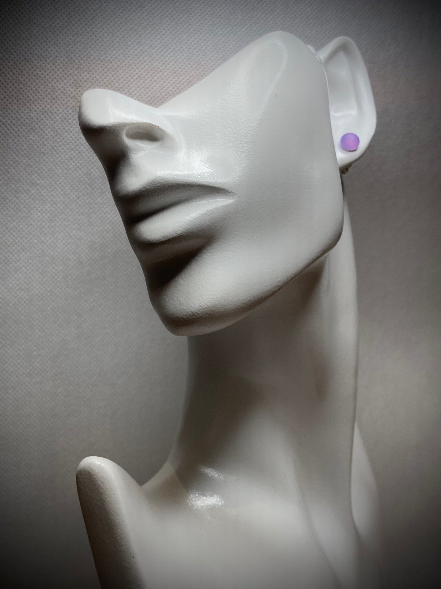 Puce violette en verre