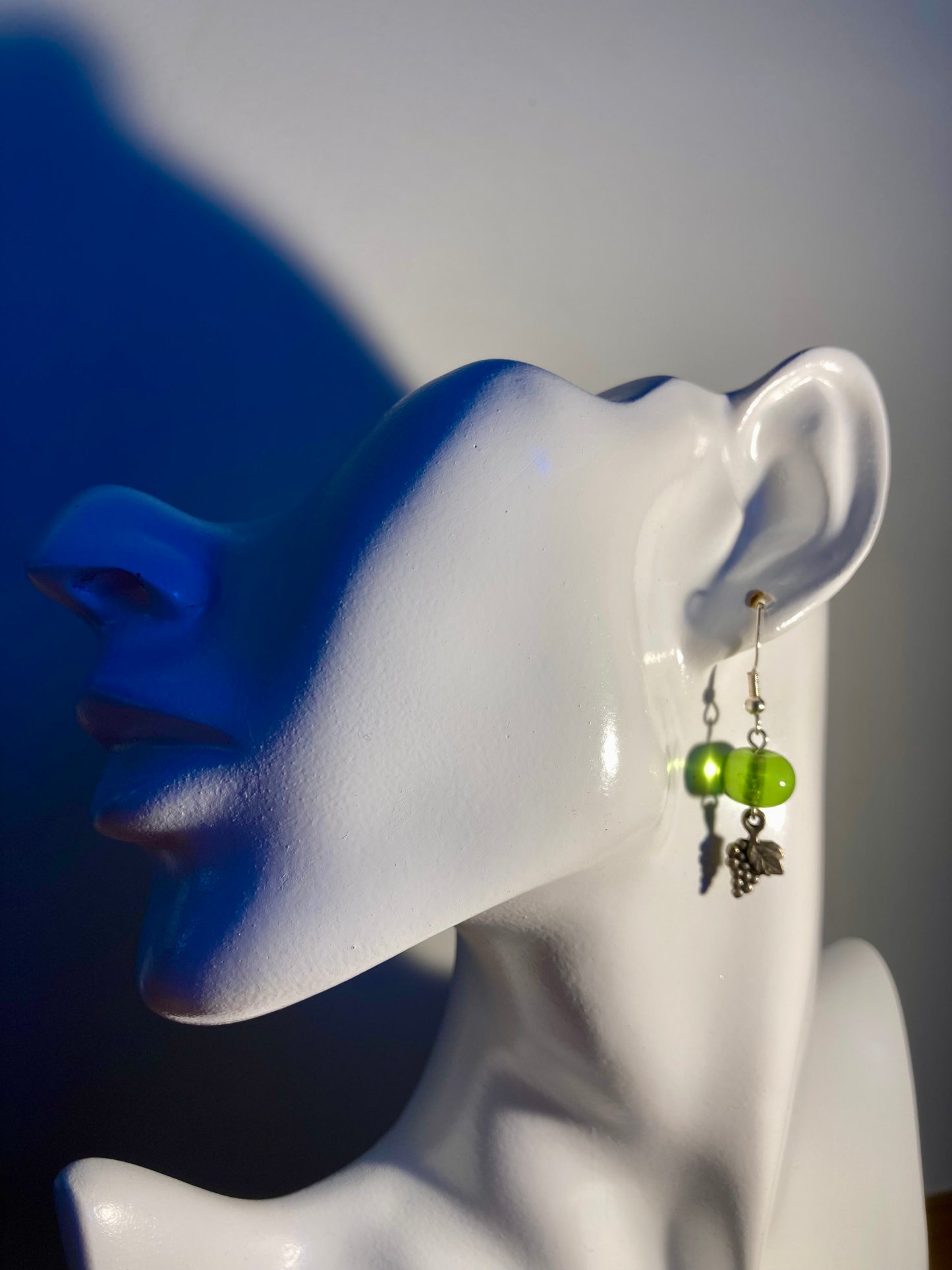 Boucles d'oreilles pendantes aspect  grain de raisin vert