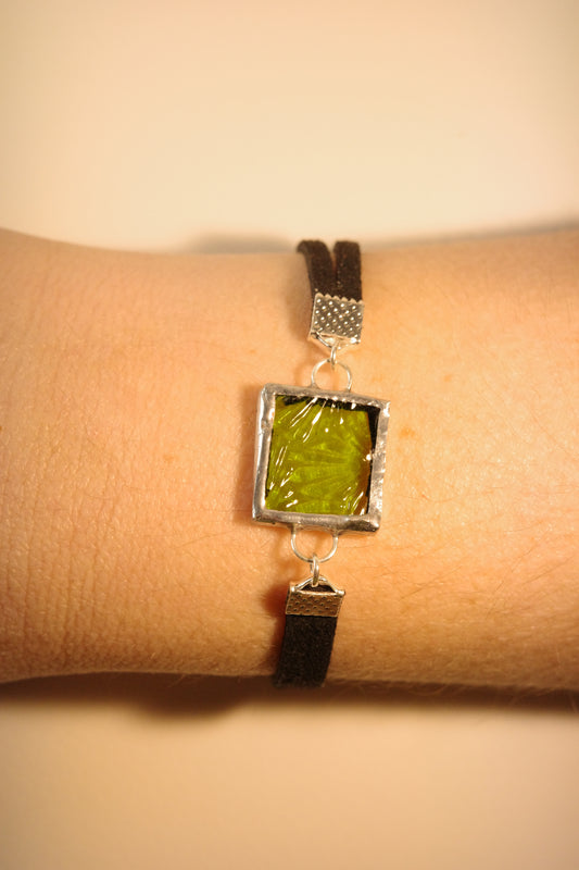 Bracelet vert pomme en vitrail carré