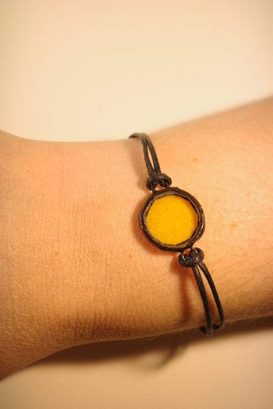 Bracelet jaune en vitrail rond